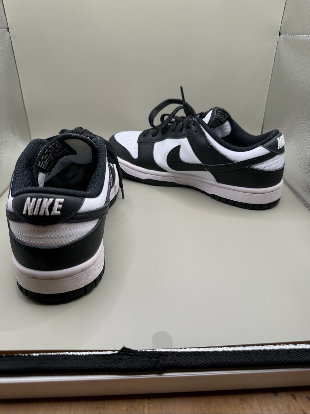 NIKE Women’s Black/White Low-Top Sneakers
